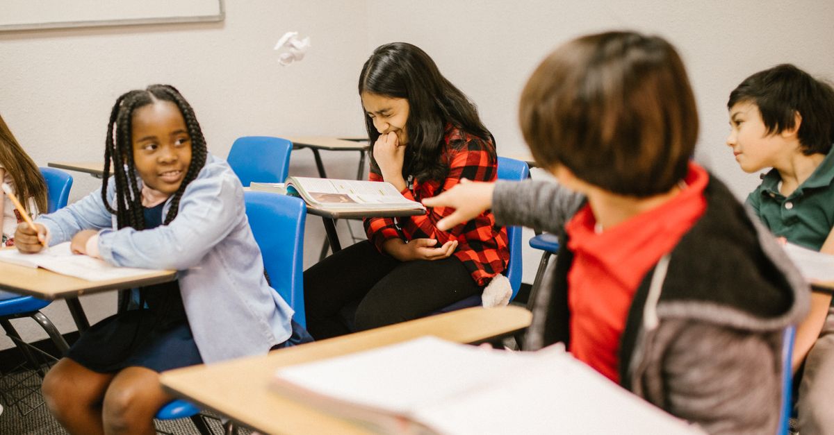 Effective Use of Online Platforms to Foster Collaborative Learning